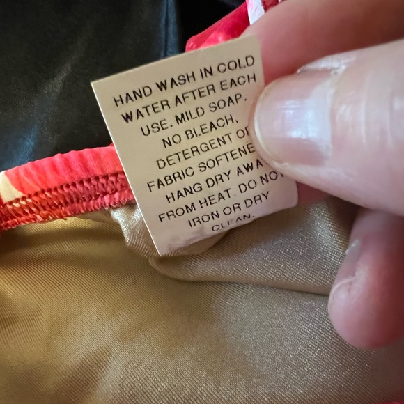 Dolfin Competition Swim Suit Abstract Red Swimsuit Girls Juniors Size 22 NWT - Picture 6 of 9